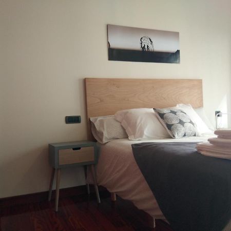 Apartamento Completo Con Parking Privado Y Wifi En San Roque Vigo Exterior photo